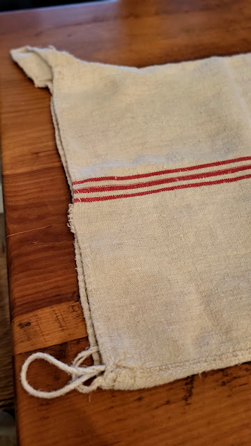 Valentine Centerpiece. Share NOW. #valentine; #decor; #decorations; #hearts;#eclecticredbarn